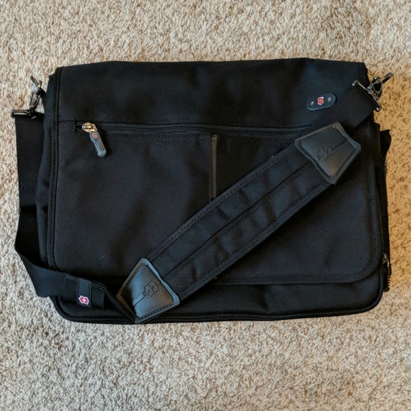 SwissGear Handbags - Swiss army victorinox shoulder laptop bag SwissGear Handbags - Swiss army victorinox shoulder laptop bag